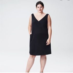 Universal Standard |  Jade V-Neck Shift Dress